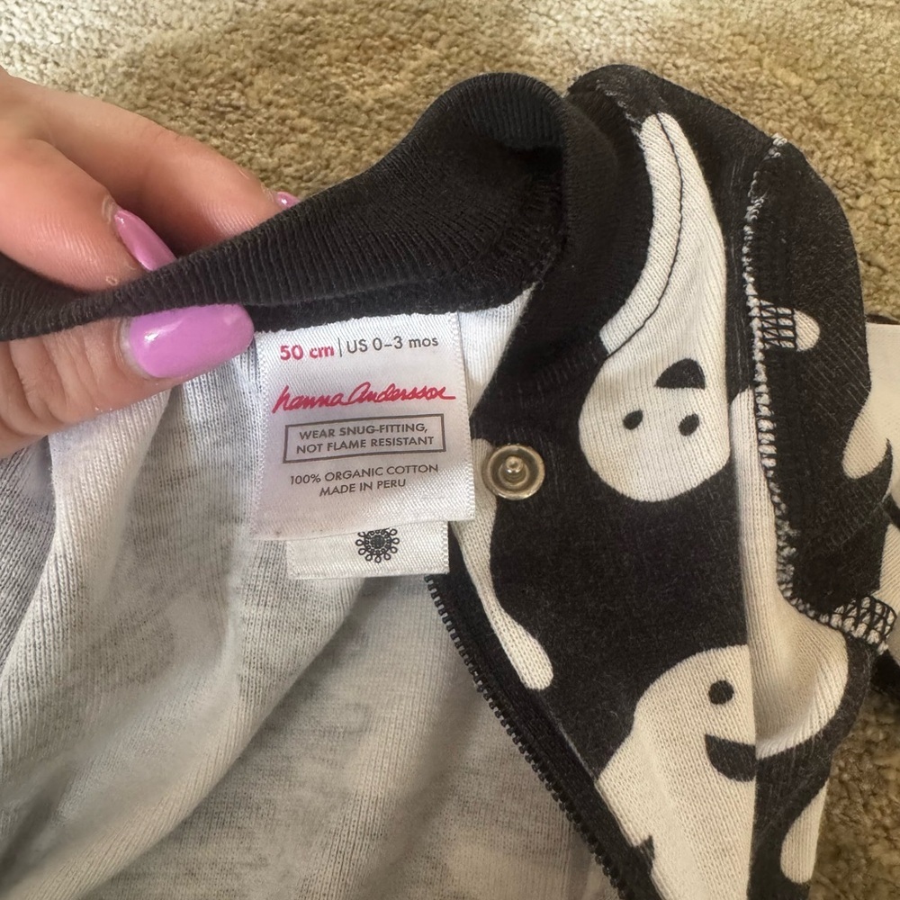 Hanna Andersson Black and White Ghost Print Footies - Picture 4 of 4